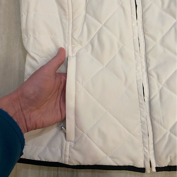 Lauren by Ralph Lauren Black and White Reversible Insulated Puffer Vest, Small - Picture 9 of 14